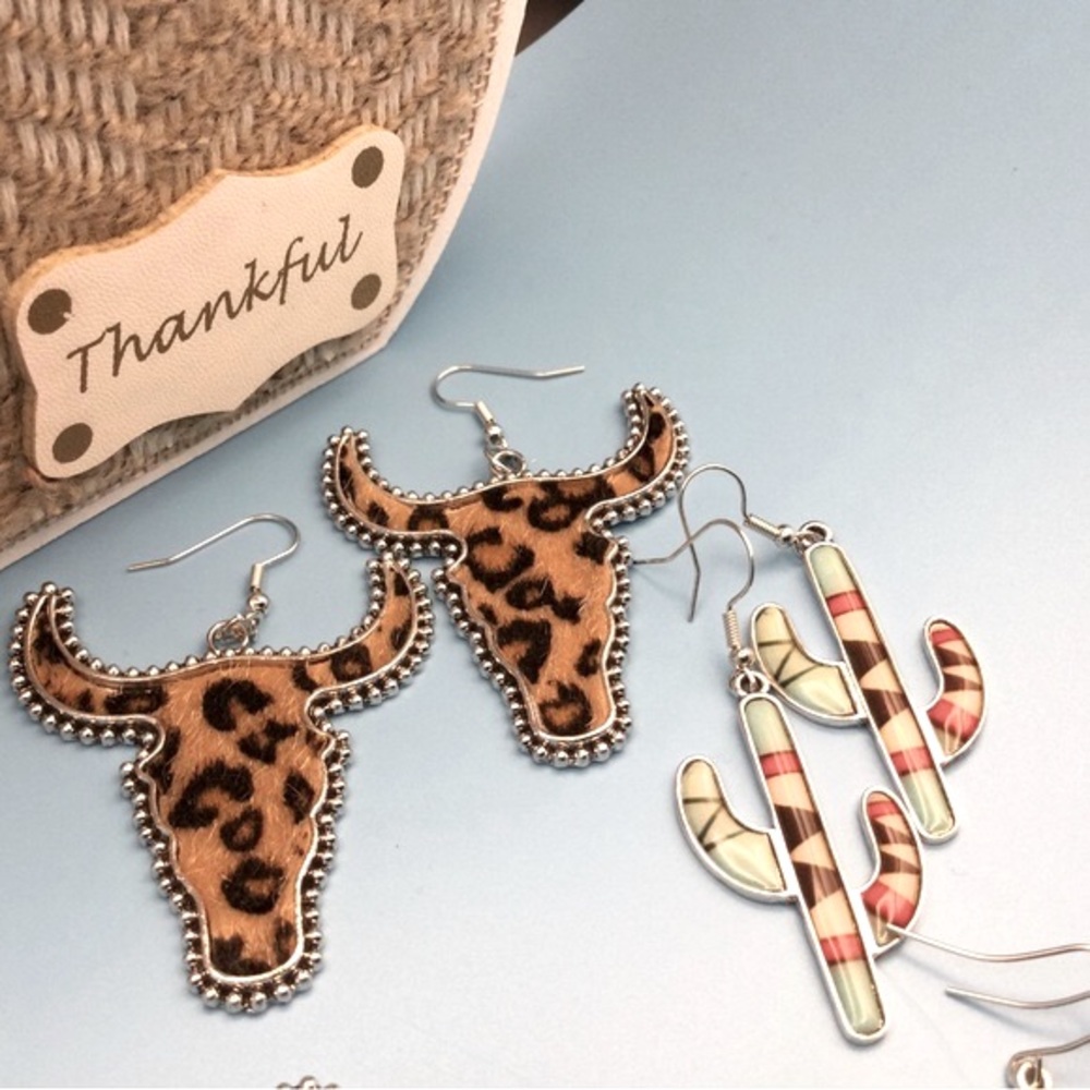 NWT Rodeo Western Textured Steer Cowgirl EARRINGS Leopard
